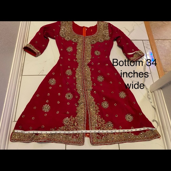 Pakistani Wedding Gown / Dress - Picture 6 of 11